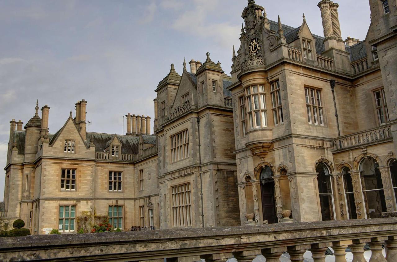 Stoke Rochford Hall Грантъм Екстериор снимка